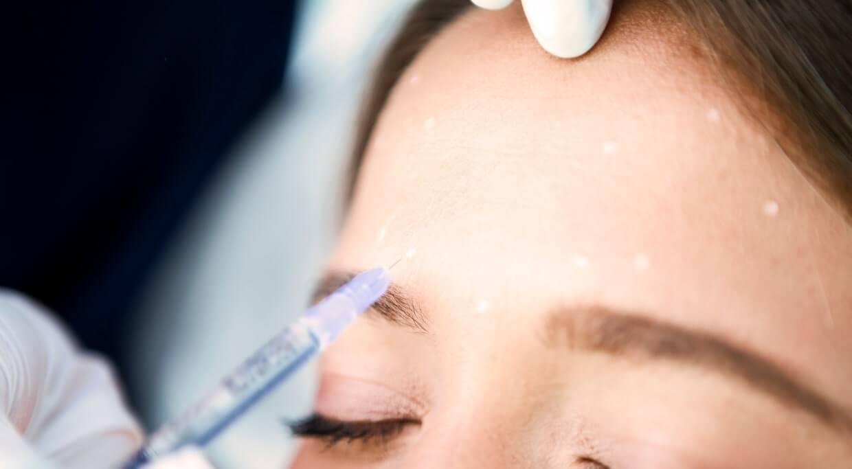 Botox injection in the forehead by Aluma Aesthetic medicine in Portland, Oregon
